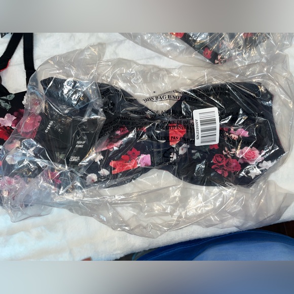 Absolutely Gorgeous Bra!Amazing hold!Push up bra Brand new & I have a few sizes - Picture 12 of 12